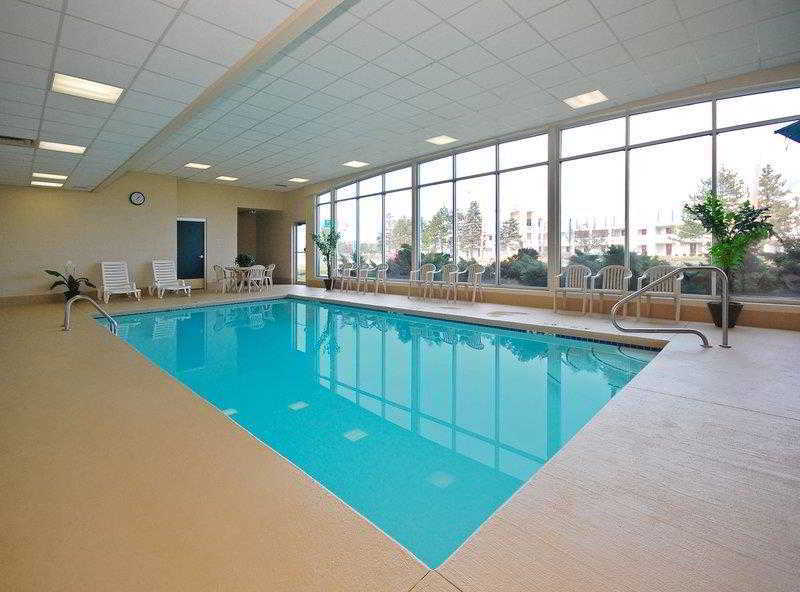 Best Western Airport Inn & Suites Cleveland Brook Park Konforlar fotoğraf