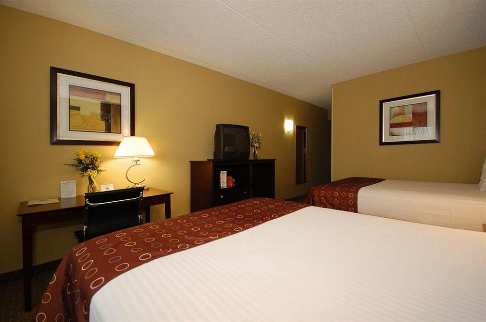 Best Western Airport Inn & Suites Cleveland Brook Park Oda fotoğraf