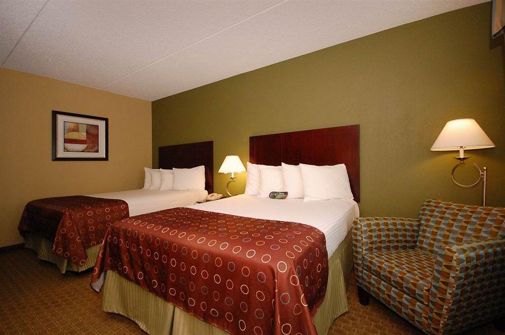 Best Western Airport Inn & Suites Cleveland Brook Park Oda fotoğraf