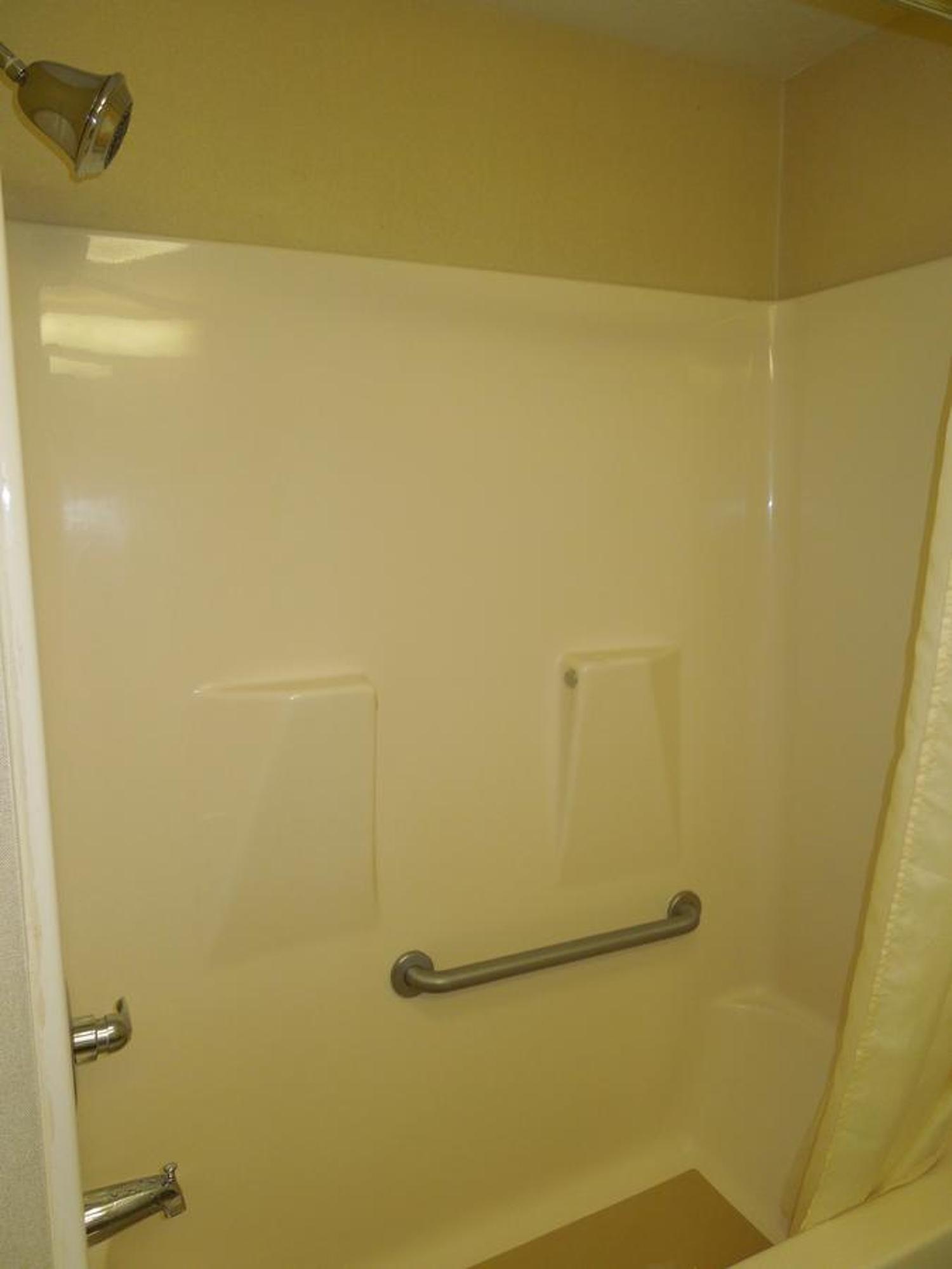 Best Western Airport Inn & Suites Cleveland Brook Park Oda fotoğraf
