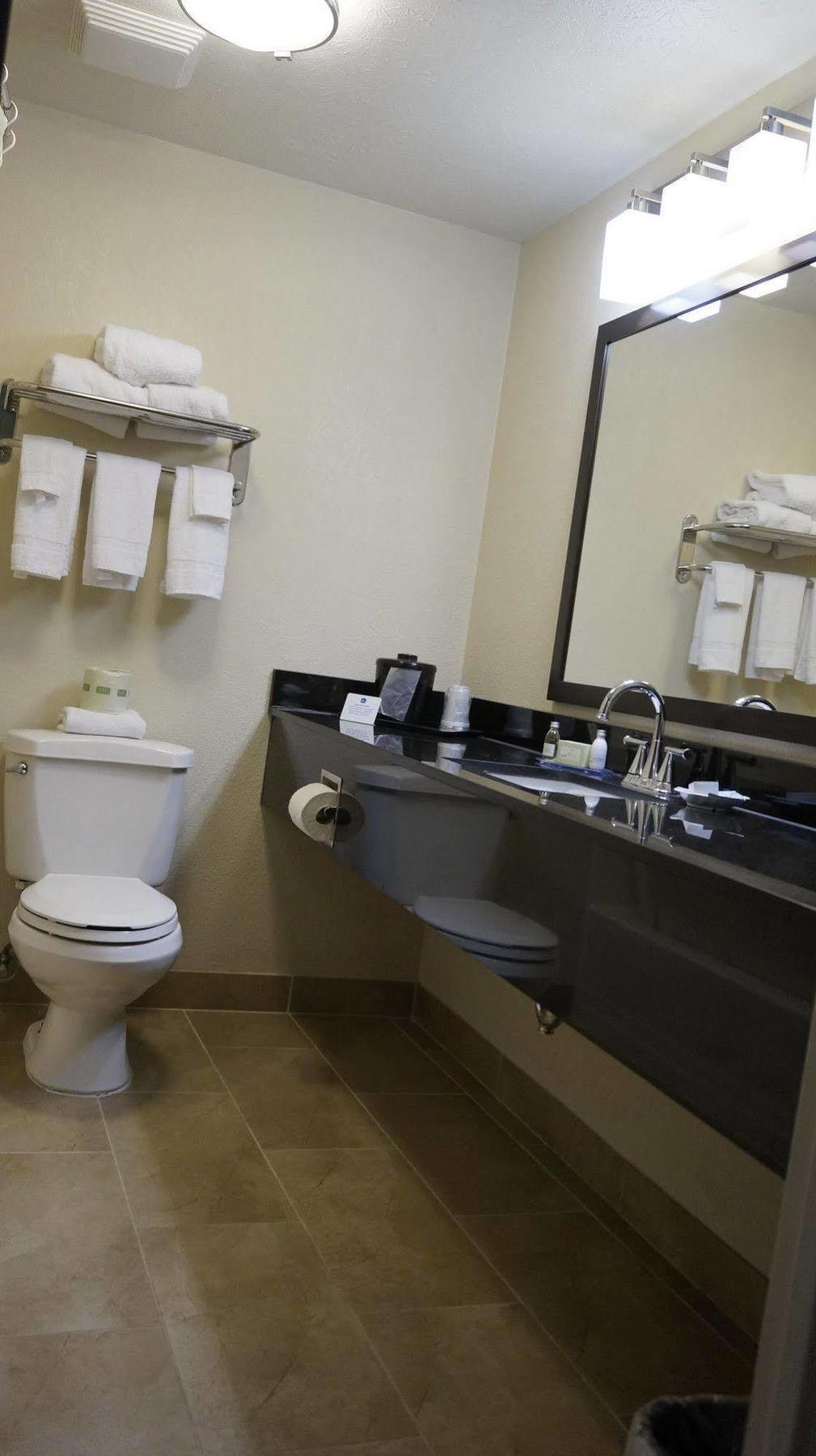 Best Western Airport Inn & Suites Cleveland Brook Park Dış mekan fotoğraf
