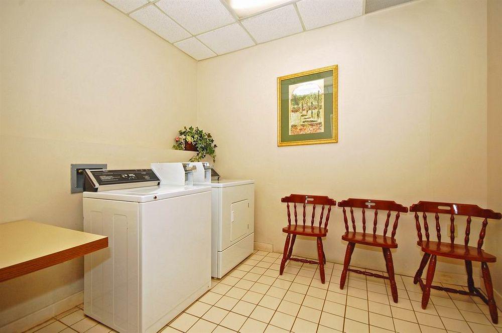 Best Western Airport Inn & Suites Cleveland Brook Park Konforlar fotoğraf